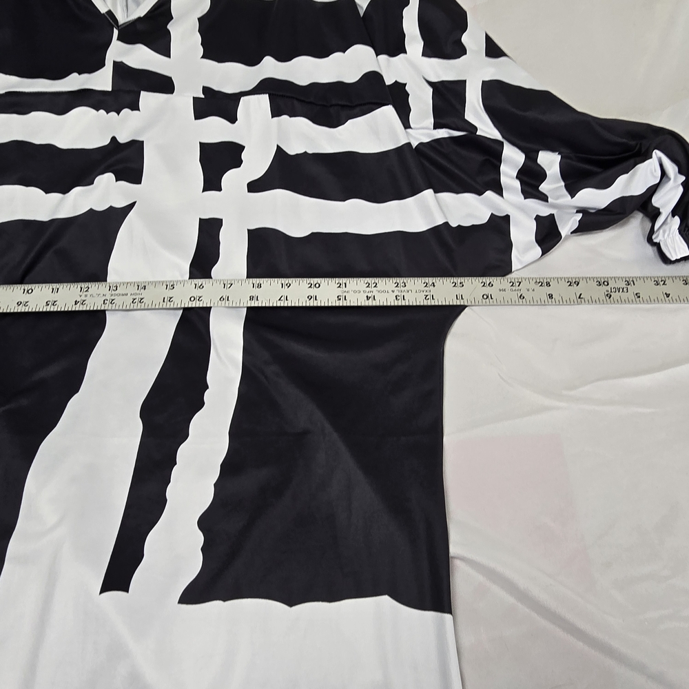 Black and White Maxi Dress - Picture 6 of 11
